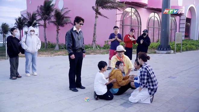 Trò đùa huyết thống: Bí mật từ khối rubik - Ảnh 3.