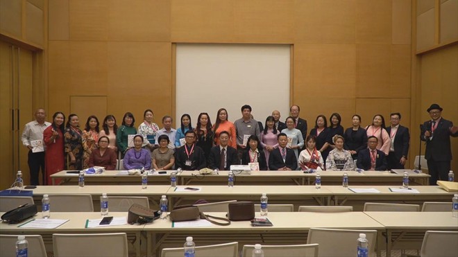 Trao tặng thiết bị học tập, vật phẩm sinh hoạt cho các trường tại TP. Hồ Chí Minh- Ảnh 2.