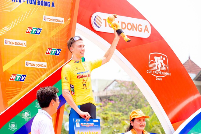 Ảnh đẹp chặng 11 Cúp Truyền hình 2026: Giữa miền Trung nắng gió- Ảnh 10.