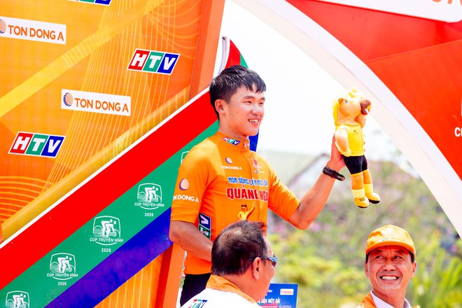 Ảnh đẹp chặng 11 Cúp Truyền hình 2026: Giữa miền Trung nắng gió- Ảnh 8.