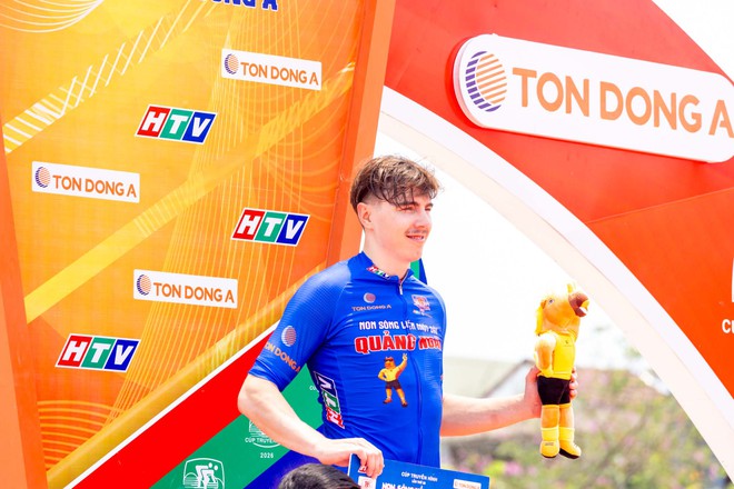 Ảnh đẹp chặng 11 Cúp Truyền hình 2026: Giữa miền Trung nắng gió- Ảnh 9.