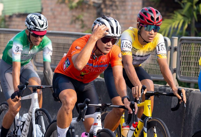 Ảnh đẹp chặng 12 | Cúp Truyền hình 2026: Những vòng quay rực rỡ trên cung đường duyên hải - Ảnh 11.