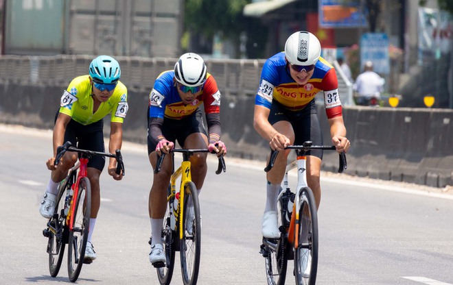 Ảnh đẹp chặng 12 | Cúp Truyền hình 2026: Những vòng quay rực rỡ trên cung đường duyên hải - Ảnh 13.