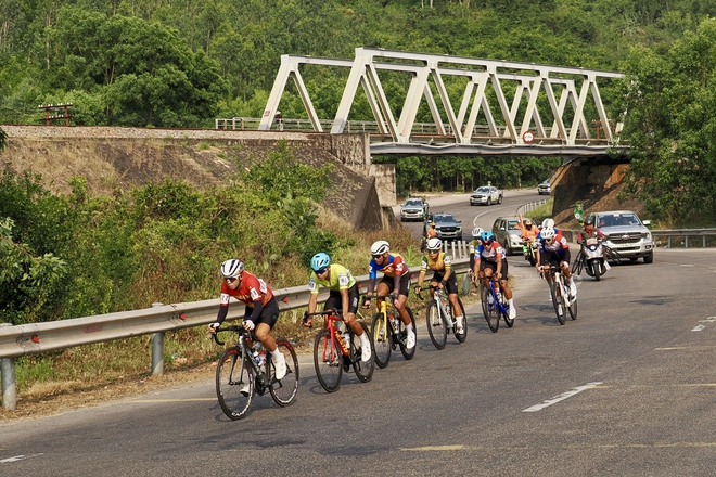 Ảnh đẹp chặng 12 | Cúp Truyền hình 2026: Những vòng quay rực rỡ trên cung đường duyên hải - Ảnh 16.