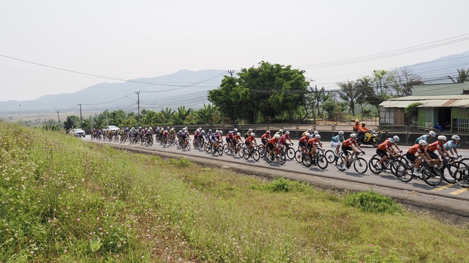 Ảnh đẹp chặng 12 | Cúp Truyền hình 2026: Những vòng quay rực rỡ trên cung đường duyên hải - Ảnh 17.