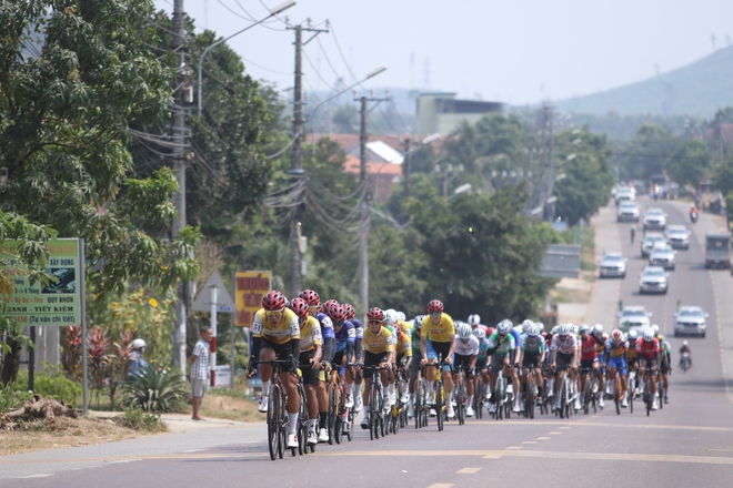 Ảnh đẹp chặng 12 | Cúp Truyền hình 2026: Những vòng quay rực rỡ trên cung đường duyên hải - Ảnh 14.