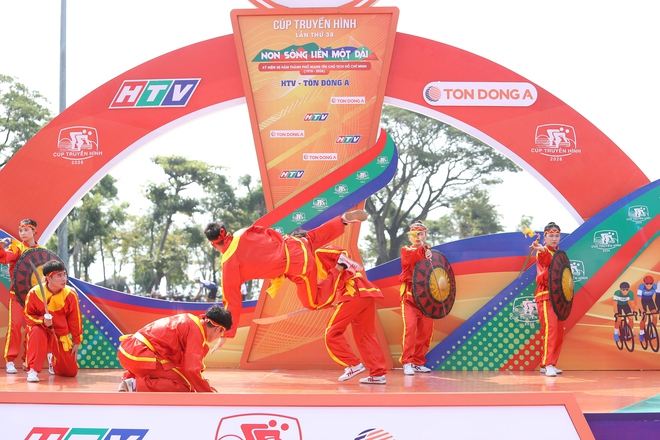 Những khoảnh khắc đẹp của chặng 13 - vòng đua phường Quy Nhơn (16/4)- Ảnh 12.