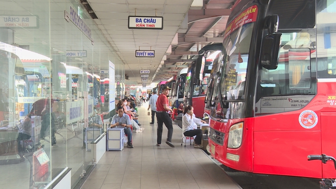 60 Giây ngày 16/4/2026 | Bến xe Miền Tây lên phương án phục vụ hành khách dịp lễ - Ảnh 1.