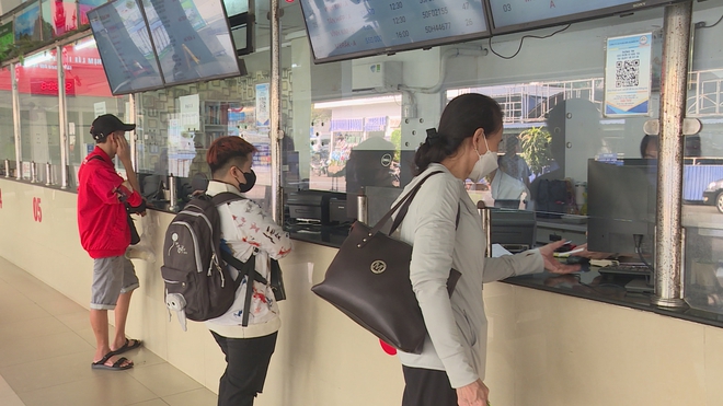 60 Giây ngày 16/4/2026 | Bến xe Miền Tây lên phương án phục vụ hành khách dịp lễ - Ảnh 2.