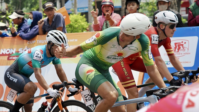 Những khoảnh khắc đẹp của chặng 13 - vòng đua phường Quy Nhơn (16/4)- Ảnh 14.