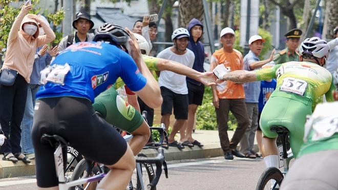 Những khoảnh khắc đẹp của chặng 13 - vòng đua phường Quy Nhơn (16/4)- Ảnh 15.