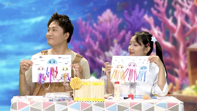 Sáng tạo cùng vải vụn và len: Bức tranh "Đại dương xanh" đầy màu sắc - Ảnh 1.