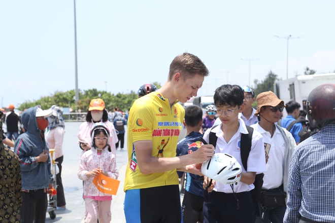 Chặng 14 Cúp Truyền hình 2026: Quyết liệt trên những con dốc - Ảnh 34.