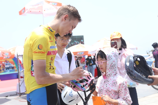 Chặng 14 Cúp Truyền hình 2026: Quyết liệt trên những con dốc - Ảnh 38.