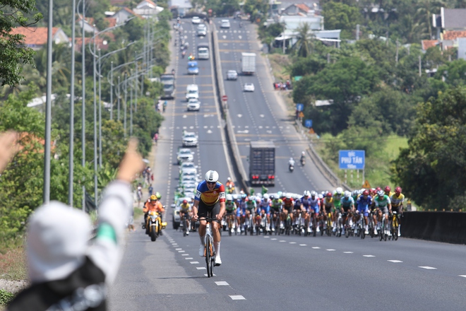 Chặng 14 Cúp Truyền hình 2026: Quyết liệt trên những con dốc - Ảnh 12.