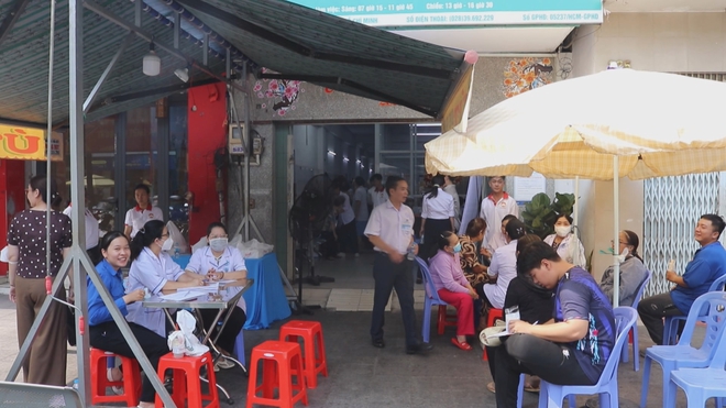 60 Giây ngày 18/4/2026 | Người dân TP. Hồ Chí Minh được khám sức khỏe, tầm soát bệnh miễn phí - Ảnh 1.