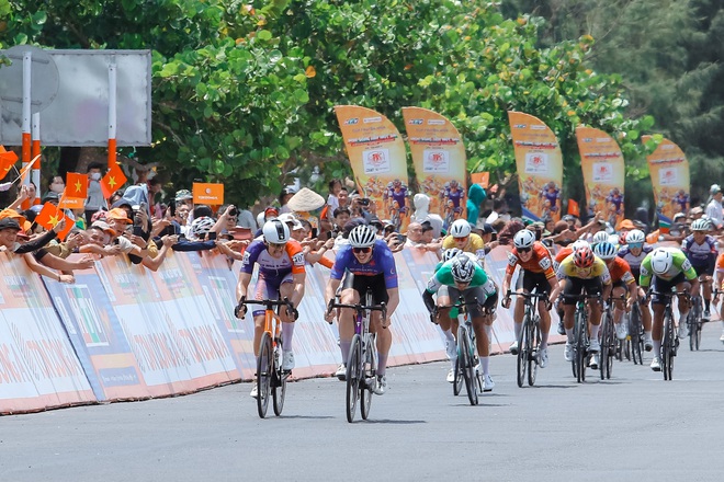 Chặng 14 Cúp Truyền hình 2026: Quyết liệt trên những con dốc - Ảnh 25.