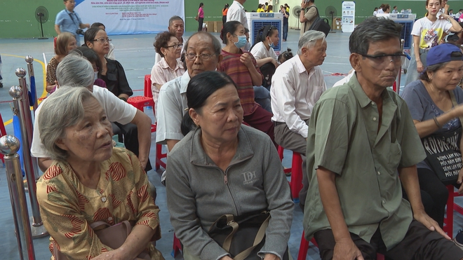 TP. Hồ Chí Minh ra quân khám sức khỏe toàn dân quy mô lớn nhất từ trước đến nay - Ảnh 4.
