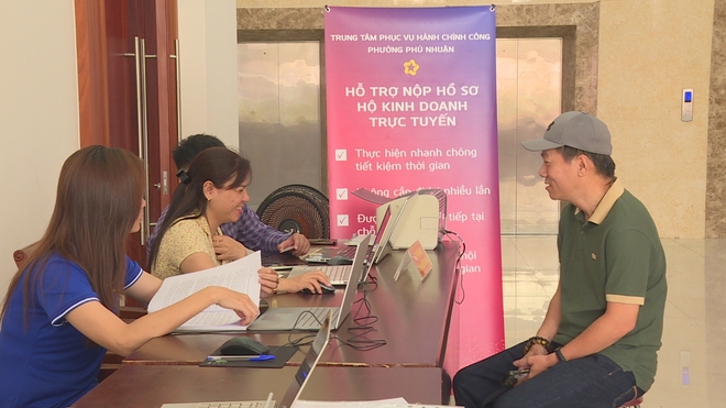 Hỗ trợ liên thông thủ tục đăng ký hộ kinh doanh thuế và chuyển đổi số  - Ảnh 1.