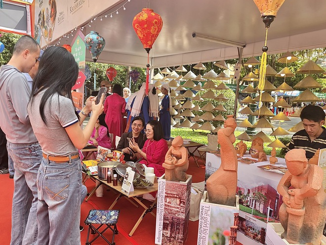 Khai mạc Ngày hội Du lịch TP.HCM 2026: Kích cầu du lịch hè, kết nối doanh nghiệp và địa phương - Ảnh 7.