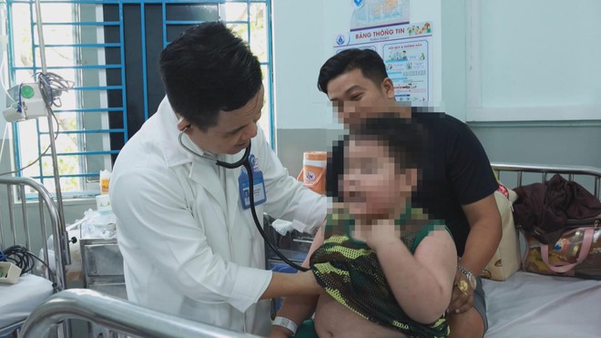 60 Giây ngày 2/4/2026 | Chật vật mưu sinh dưới cái nắng 37 độ C - Ảnh 7.