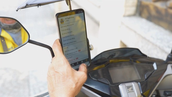 60 Giây ngày 2/4/2026 | Chật vật mưu sinh dưới cái nắng 37 độ C - Ảnh 4.