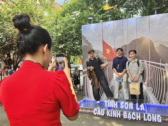 Khai mạc Ngày hội Du lịch TP.HCM 2026: Kích cầu du lịch hè, kết nối doanh nghiệp và địa phương - Ảnh 5.