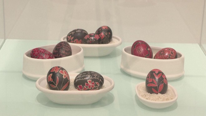 Croatia gìn giữ truyền thống nghề làm trứng Phục sinh đen - Ảnh 1.