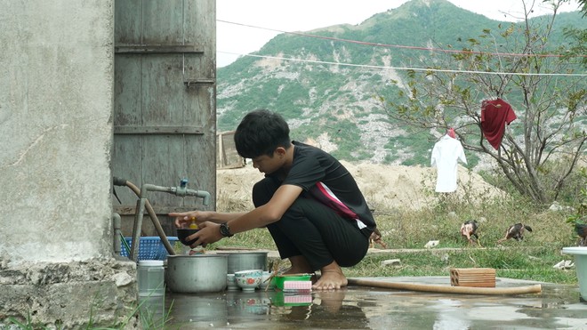 Mái ấm gia đình Việt: Quang Phú luôn day dứt vì nghĩ mình là gánh nặng - Ảnh 9.