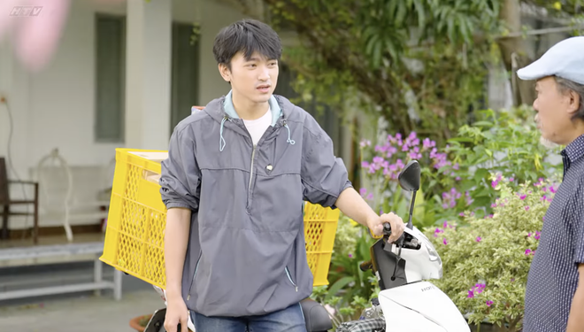 Lẹ không trễ tàu: Trốn văn nghệ, dính luôn tình người - Ảnh 5.