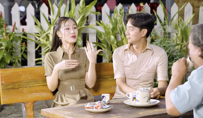 Lẹ không trễ tàu: Trốn văn nghệ, dính luôn tình người - Ảnh 7.