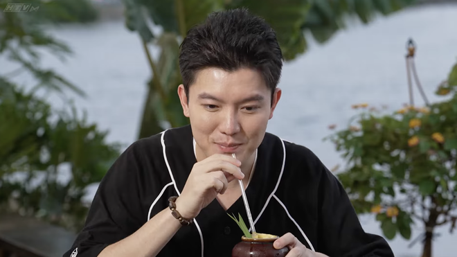 Quán ăn hạnh phúc "đột nhập" nhà hàng của Ngọc Trinh - Ảnh 7.