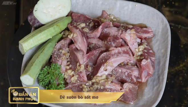 Quán ăn hạnh phúc "đột nhập" nhà hàng của Ngọc Trinh - Ảnh 15.