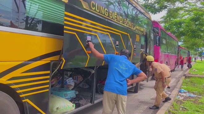 TP. Hồ Chí Minh: Tăng cường tuần tra, kiểm soát các "điểm nóng" giao thông dịp lễ 30/4 và 1/5 - Ảnh 7.