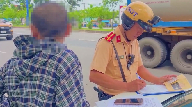 TP. Hồ Chí Minh: Tăng cường tuần tra, kiểm soát các "điểm nóng" giao thông dịp lễ 30/4 và 1/5 - Ảnh 6.