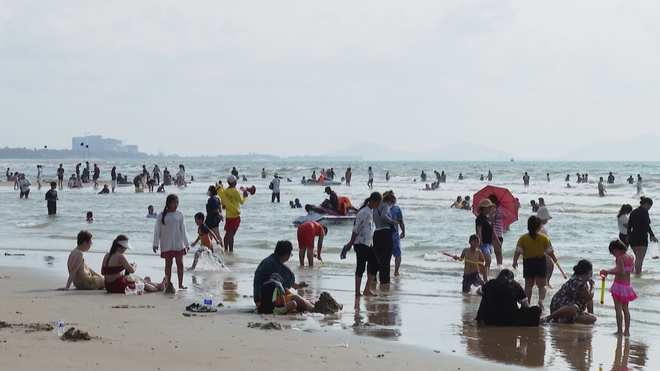 Nhiều hoạt động mới lạ chờ đón du khách tại các địa phương ven biển dịp lễ - Ảnh 2.