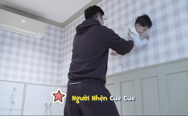 "Mẹ vắng nhà, ba là siêu nhân": MC Mạnh Cường "tiền đình" vì thử thách oái oăm của vợ - Ảnh 5.