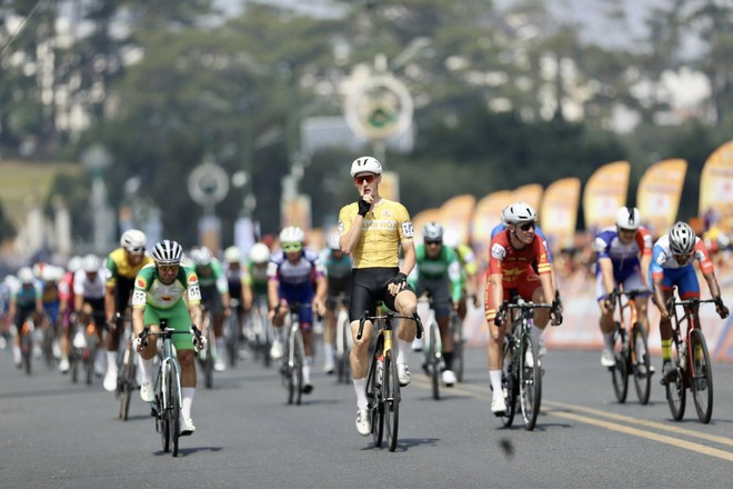 Chặng 17 Cúp Truyền hình 2026: Anton Popov tiếp tục chiến thắng chặng - Ảnh 8.