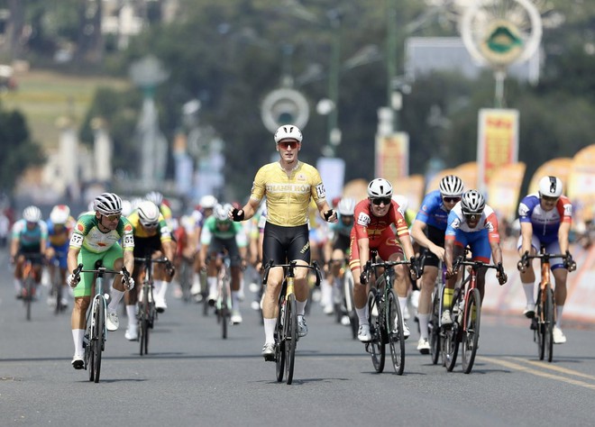 Chặng 17 Cúp Truyền hình 2026: Anton Popov tiếp tục chiến thắng chặng - Ảnh 7.