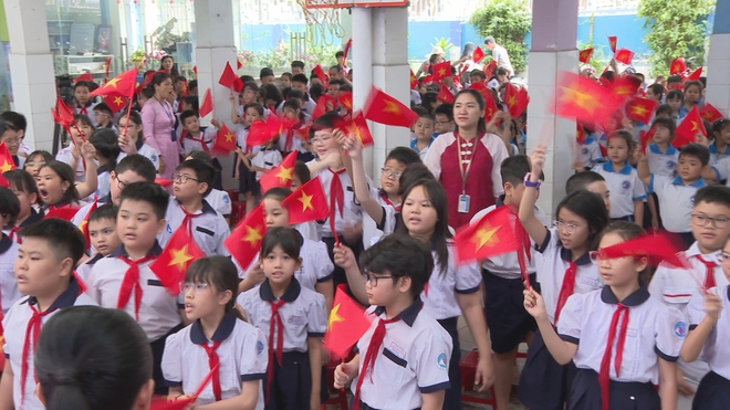 Nuôi dưỡng lòng yêu nước qua những "tiết học mở"- Ảnh 1.