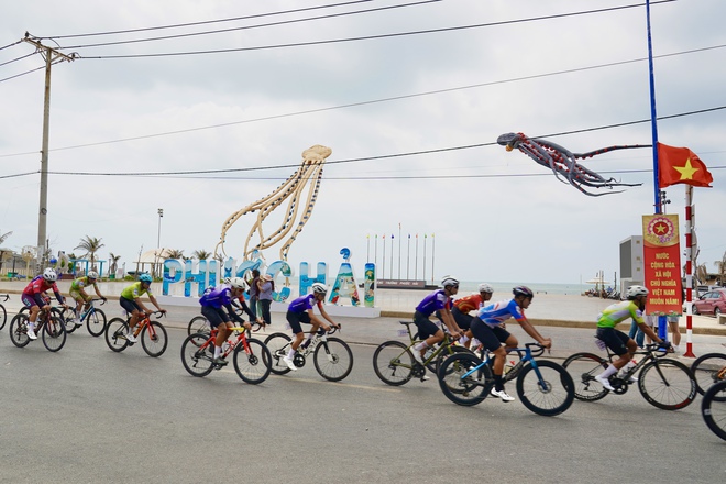 Chặng 18 Cúp Truyền hình 2026: Cung đường ven biển - Ảnh 10.