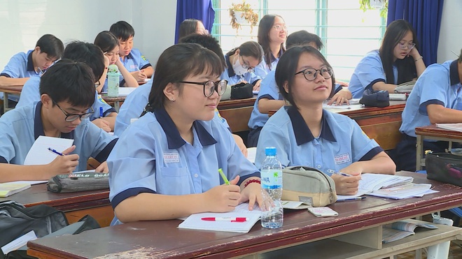 TP. Hồ Chí Minh: Học sinh tăng tốc ôn tập trước kỳ thi lớp 10 - Ảnh 2.