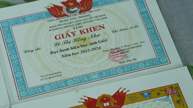 Mái ấm gia đình Việt: Cô bé mồ côi chăm bà gần 80 tuổi và em nhỏ 10 tháng - Ảnh 9.