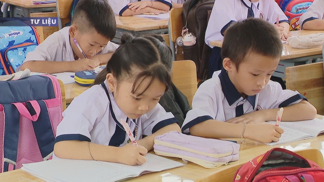 60 Giây ngày 23/4/2026 | TP. Hồ Chí Minh: Thưởng tiền cho người sinh đủ hai con - Ảnh 2.