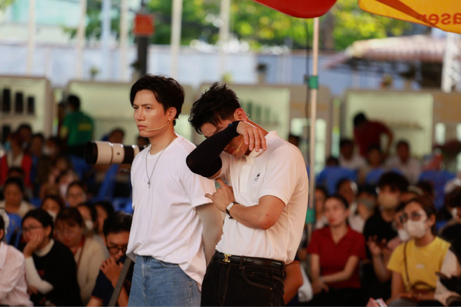 Song Luân, Anh Tú bán bánh gây quỹ giúp trẻ em "Mái ấm gia đình Việt" - Ảnh 11.