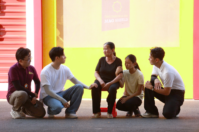 Song Luân, Anh Tú bán bánh gây quỹ giúp trẻ em "Mái ấm gia đình Việt" - Ảnh 3.