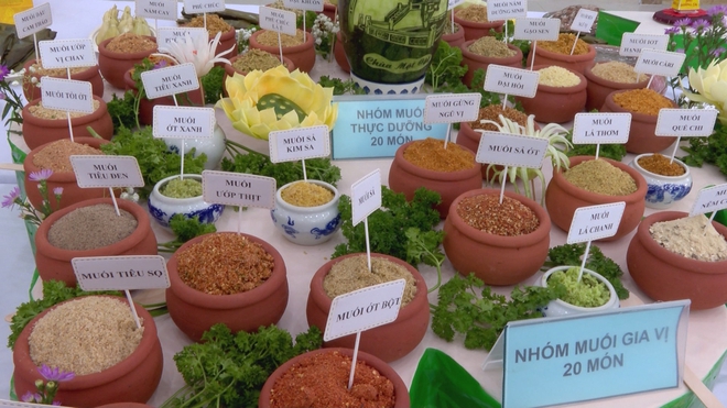 Tôn vinh 100 món muối Việt độc đáo và nét đẹp Áo dài truyền thống - Ảnh 3.