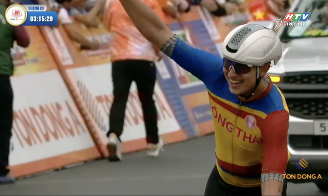 Christoph Janssen solo ngoạn mục, thắng chặng 20 tại Thủ Dầu Một - Ảnh 3.