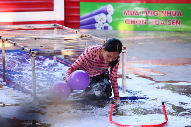 Gần 340 triệu đồng trao cho các em trong "Mái ấm gia đình Việt" tập 8 - Ảnh 5.