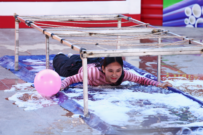 Gần 340 triệu đồng trao cho các em trong "Mái ấm gia đình Việt" tập 8 - Ảnh 4.